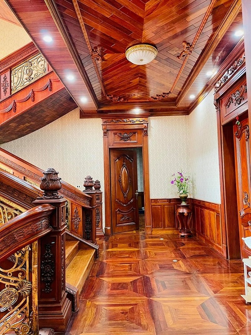 Trang tri nội thất biệt thự gỗ quý tại TP HCM
